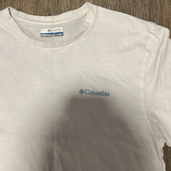 Columbia Graphic T-Shirt​​​​ - Picture 2 of 8